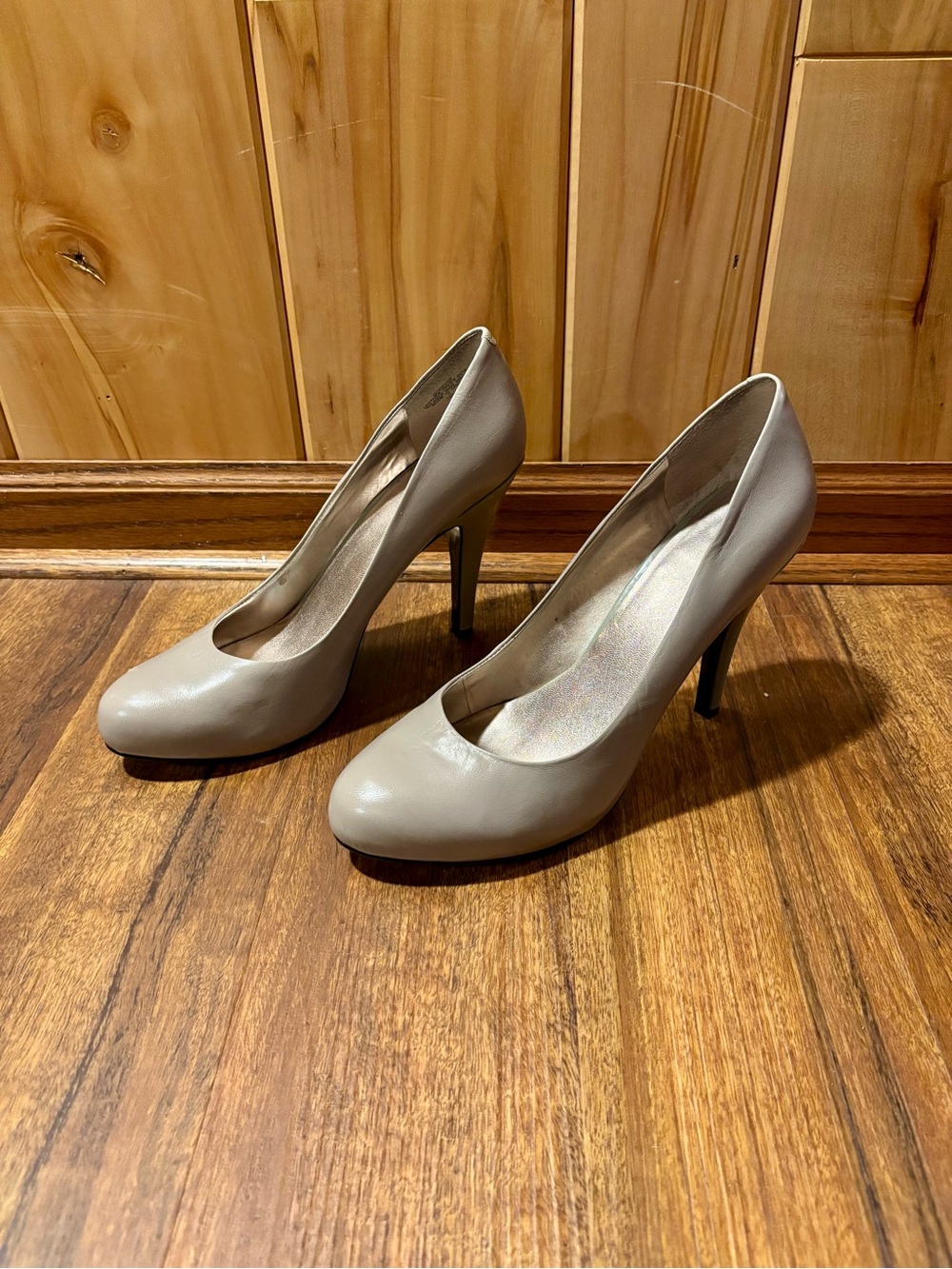 Nine West Light Gray Leather High Heel Pumps